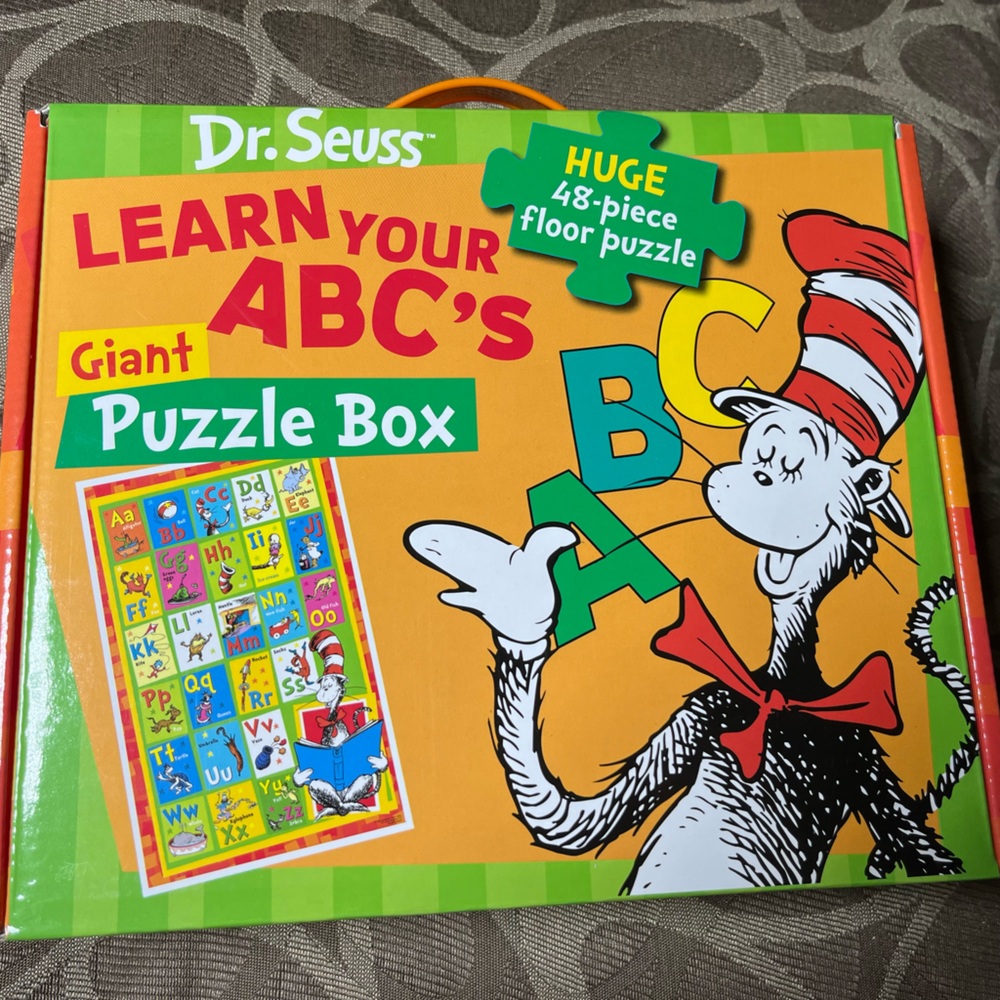 Dr. Seuss Giant ABCs Puzzle box, NIB